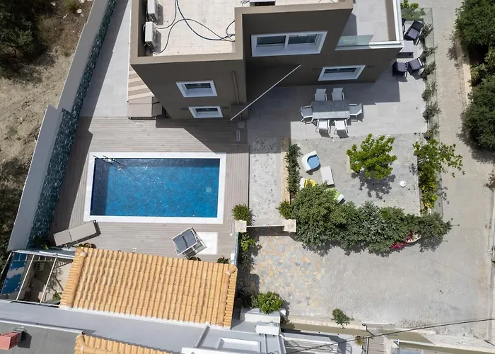 Thomas Villa Hersonissos - Private Pool - Sleeps 6