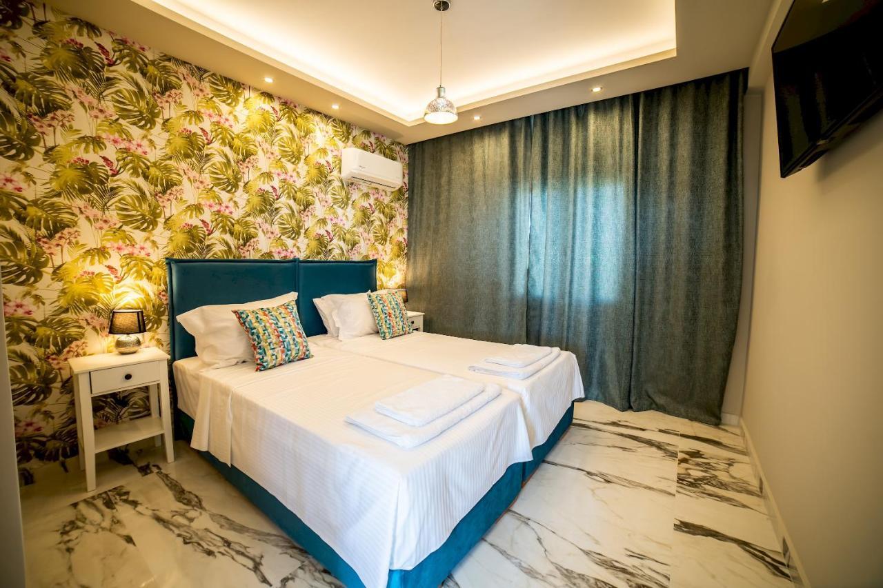 Thomas - Private Pool - Sleeps 6