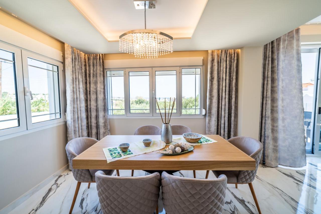 Thomas - Private Pool - Sleeps 6 *