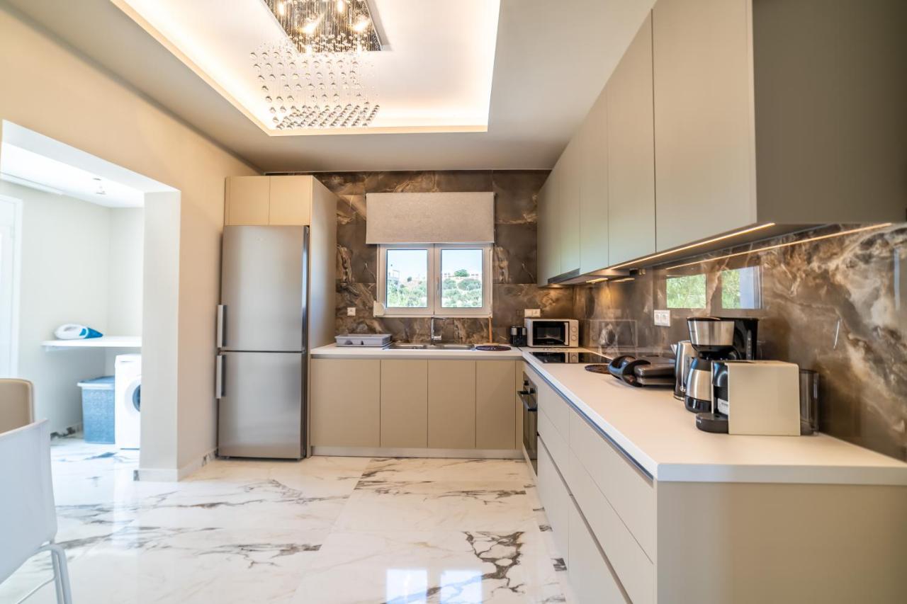 Thomas - Private Pool - Sleeps 6
