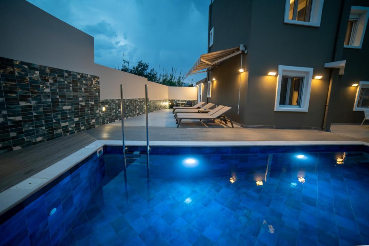 Villa Thomas - Private Pool - Sleeps 6