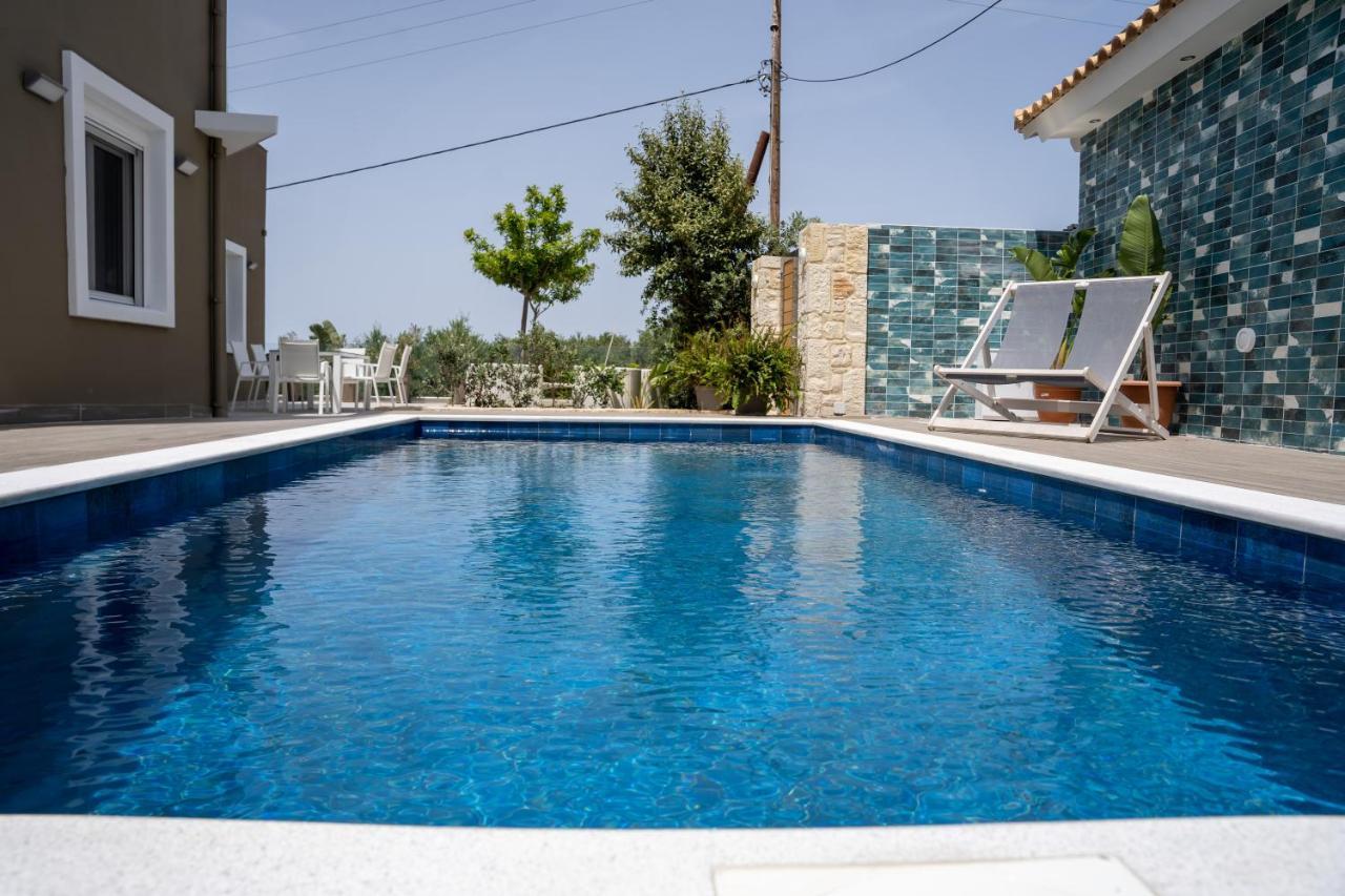 Thomas - Private Pool - Sleeps 6 Villa *