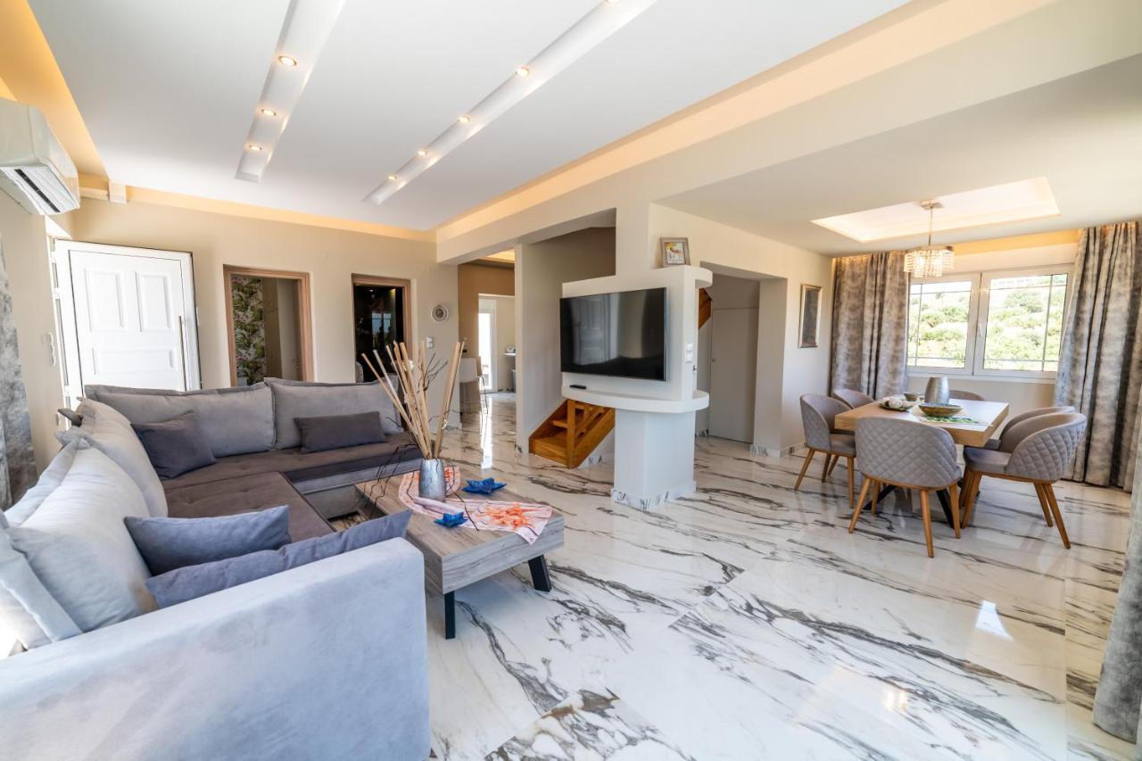 Thomas - Private Pool - Sleeps 6 Βίλα