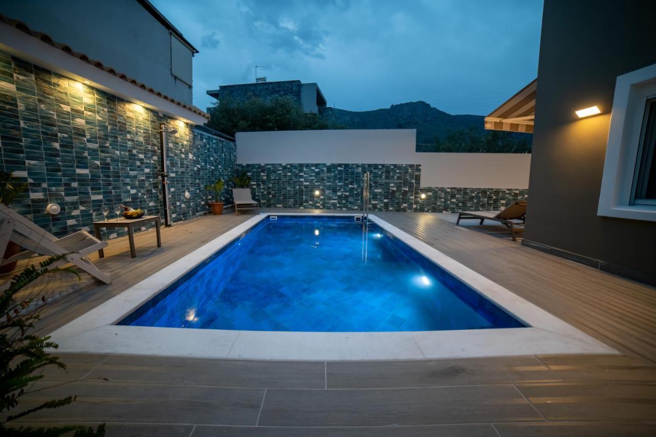 Thomas - Private Pool - Sleeps 6